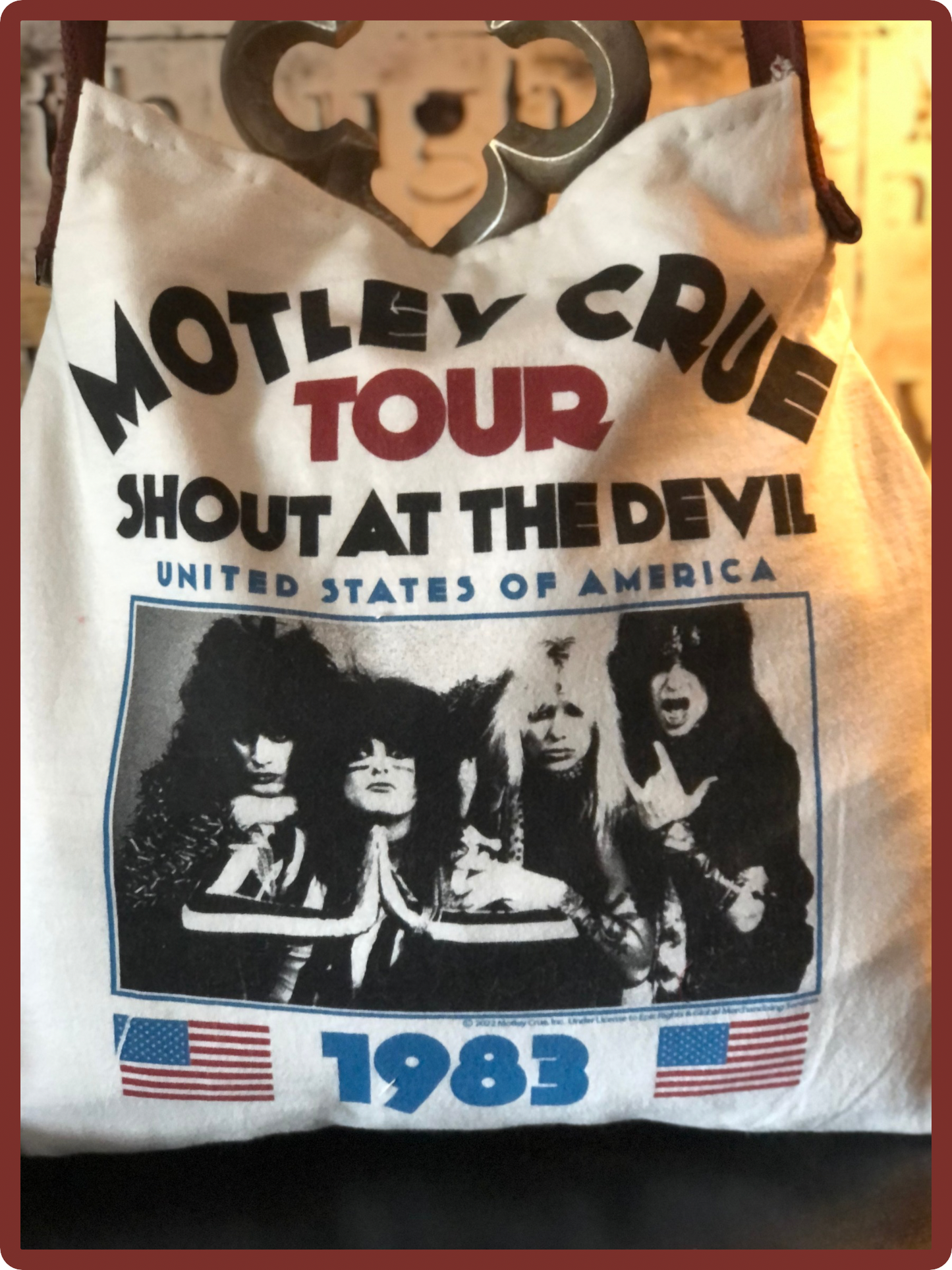 🤘 Shout at the Tote